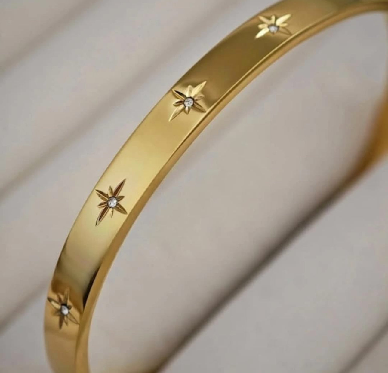 Starry Glow Handcuff