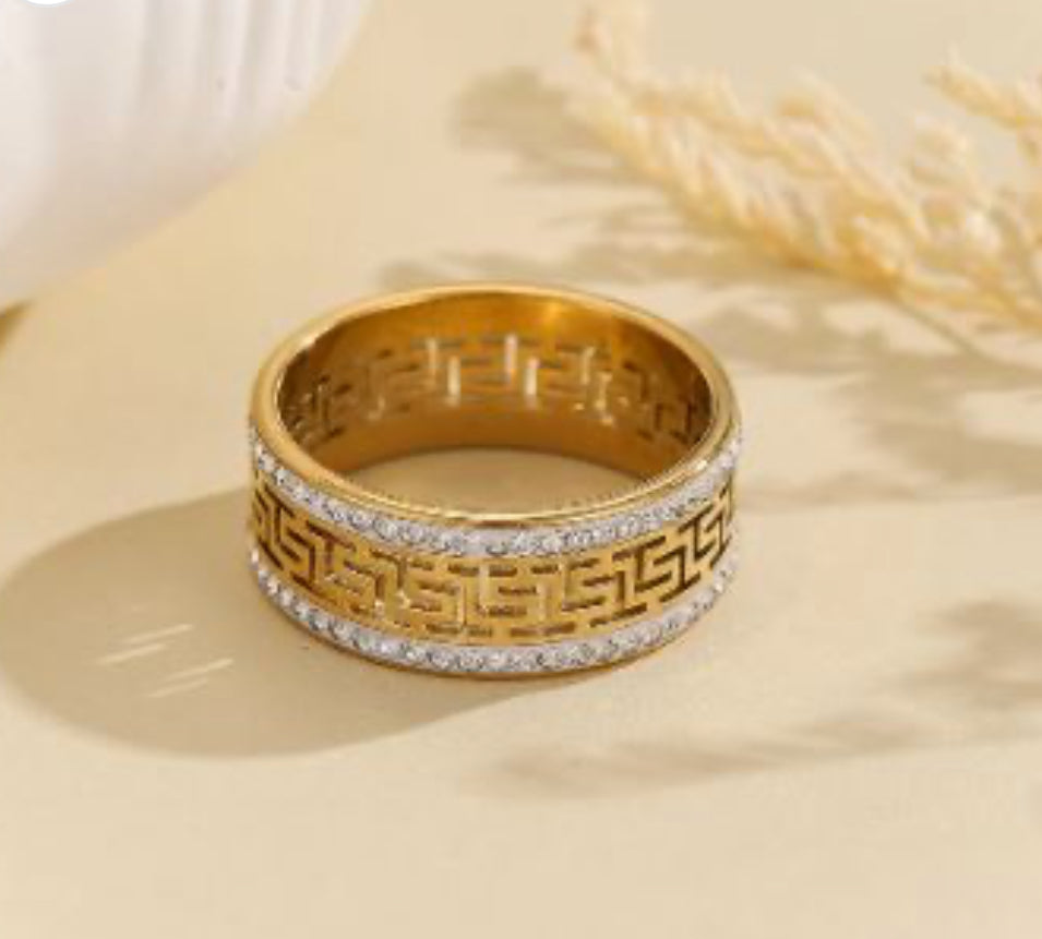 Golden Muse Ring