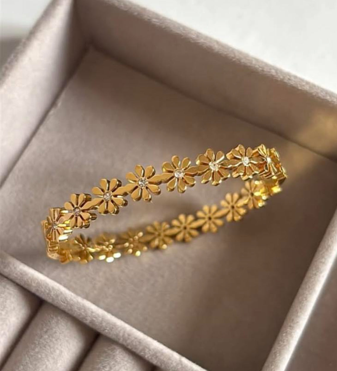 Floral Gleam Handcuff