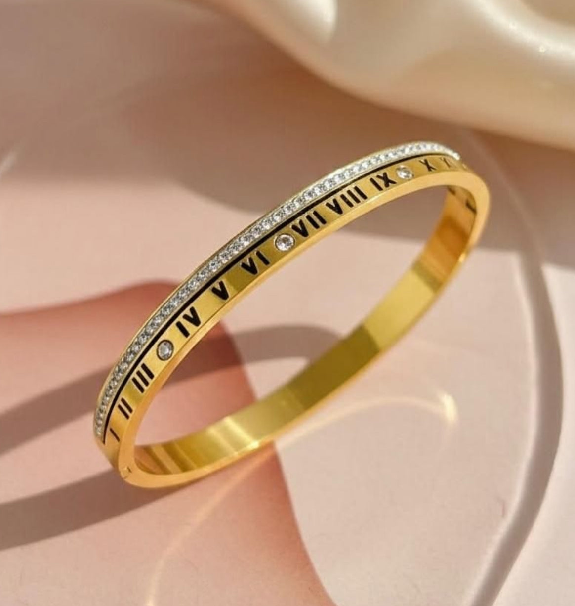 Roman Luxe Handcuff