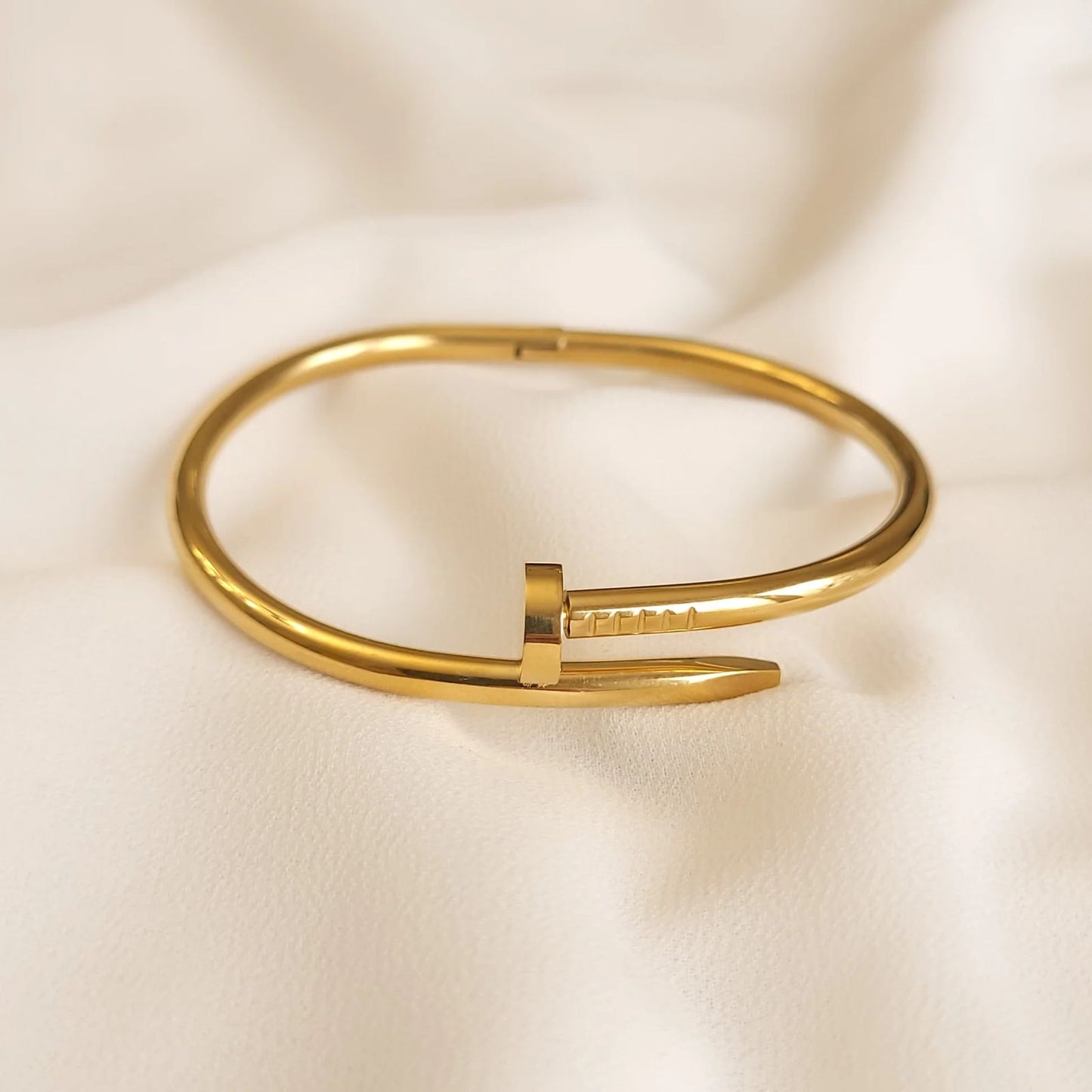 Nail Handcuff
