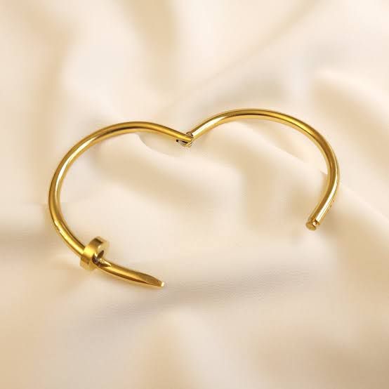 Nail Handcuff