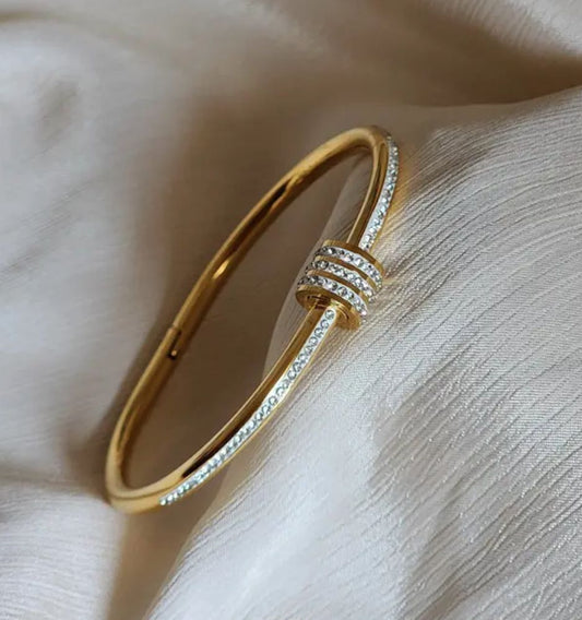 Shine twist handcuff