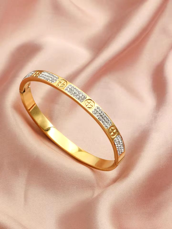 Golden Grace Handcuff