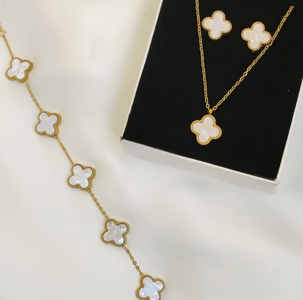 White Clover Set with Bracelet