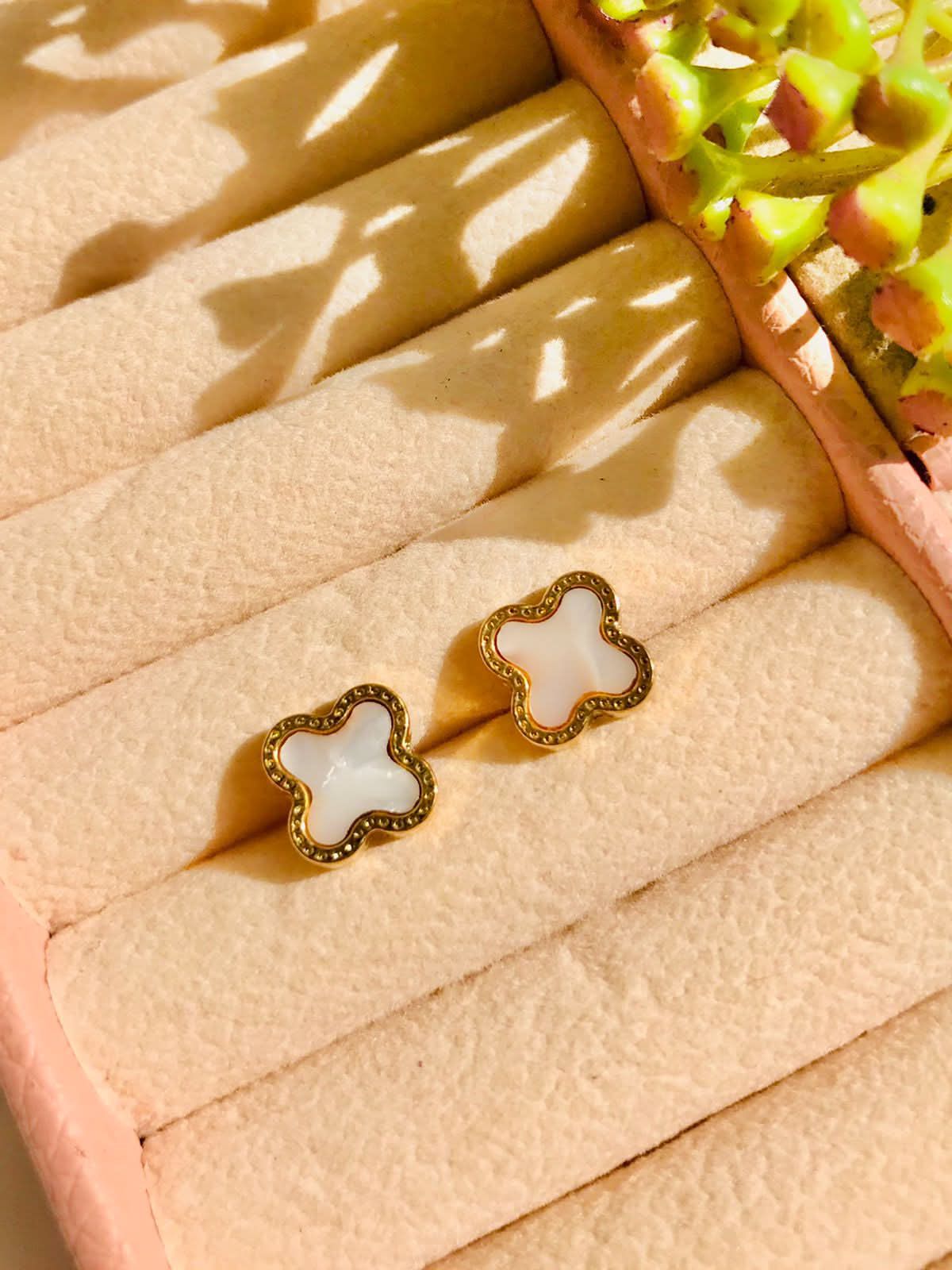 White Clover Studs