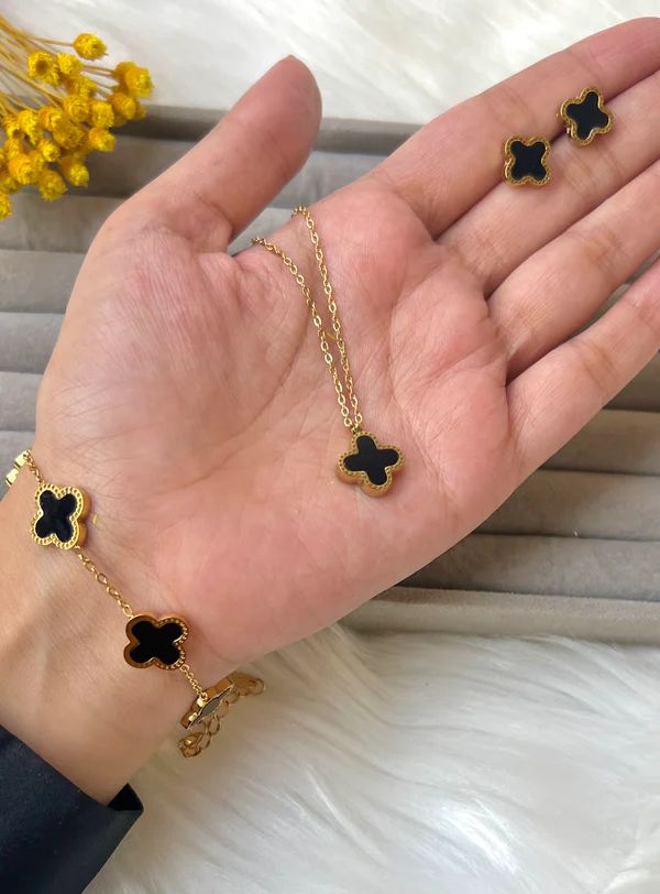 Black Clover Set with Bracelet