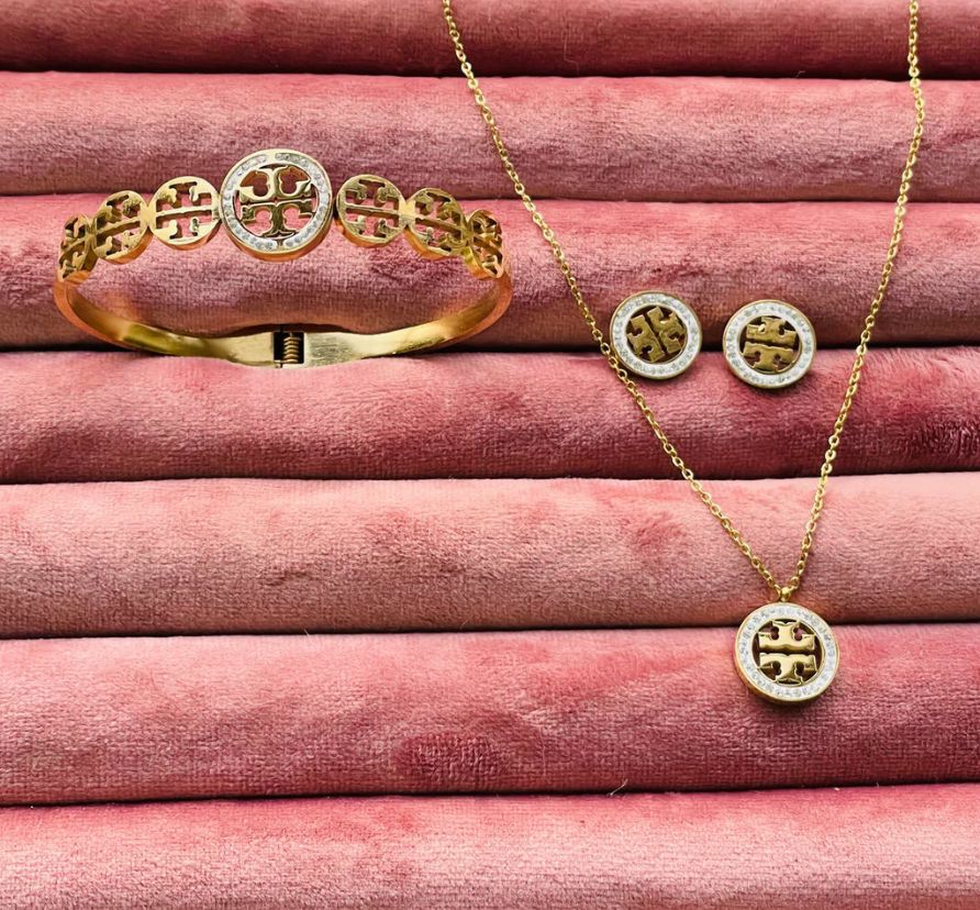 Tori Set with Handcuff