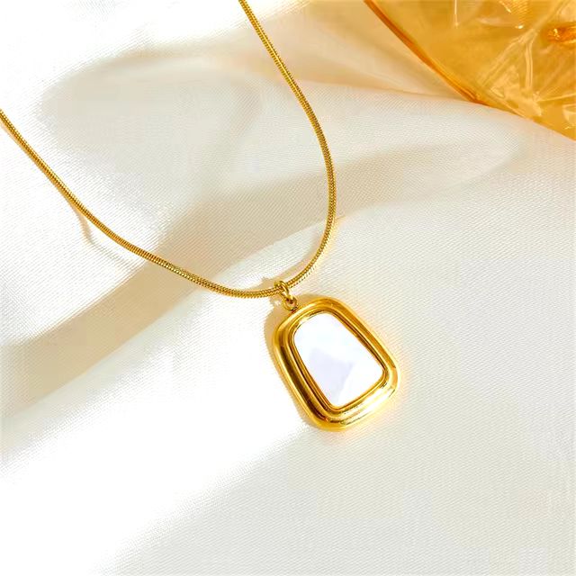 Pearl Aura Pendant
