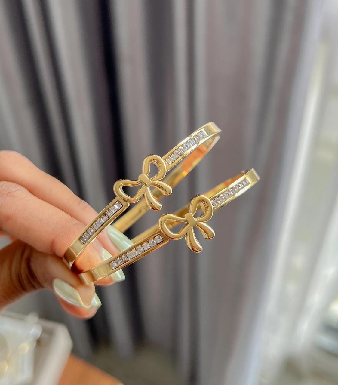 Chic Bow Handcuff