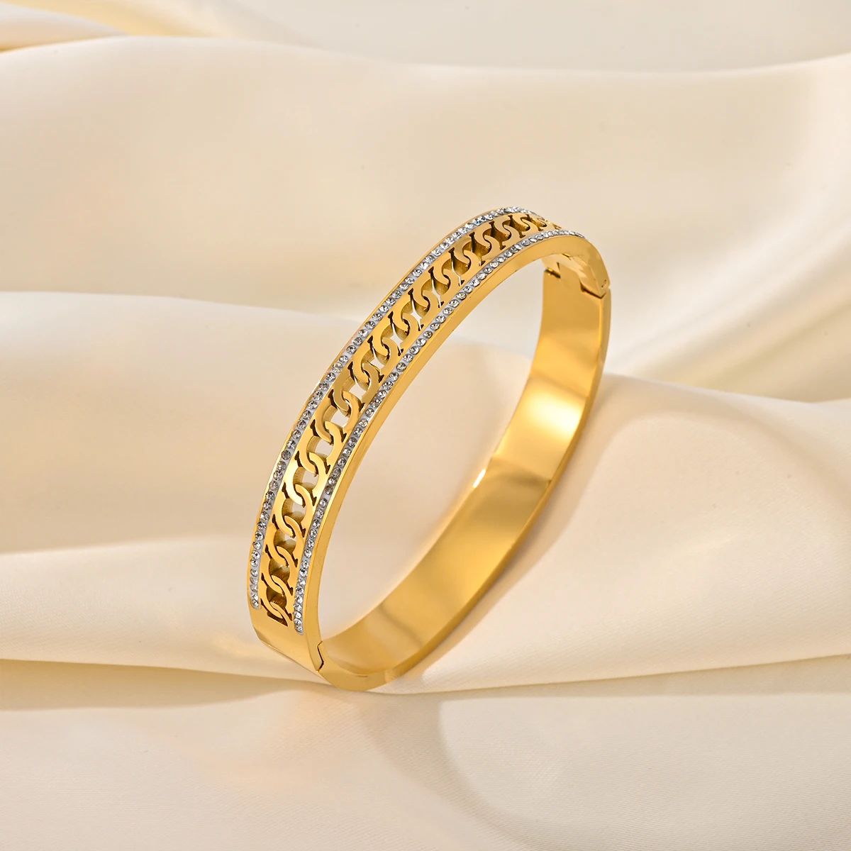 Glimmer Handcuff