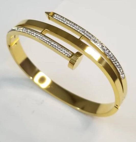 Nail twist Handcuff