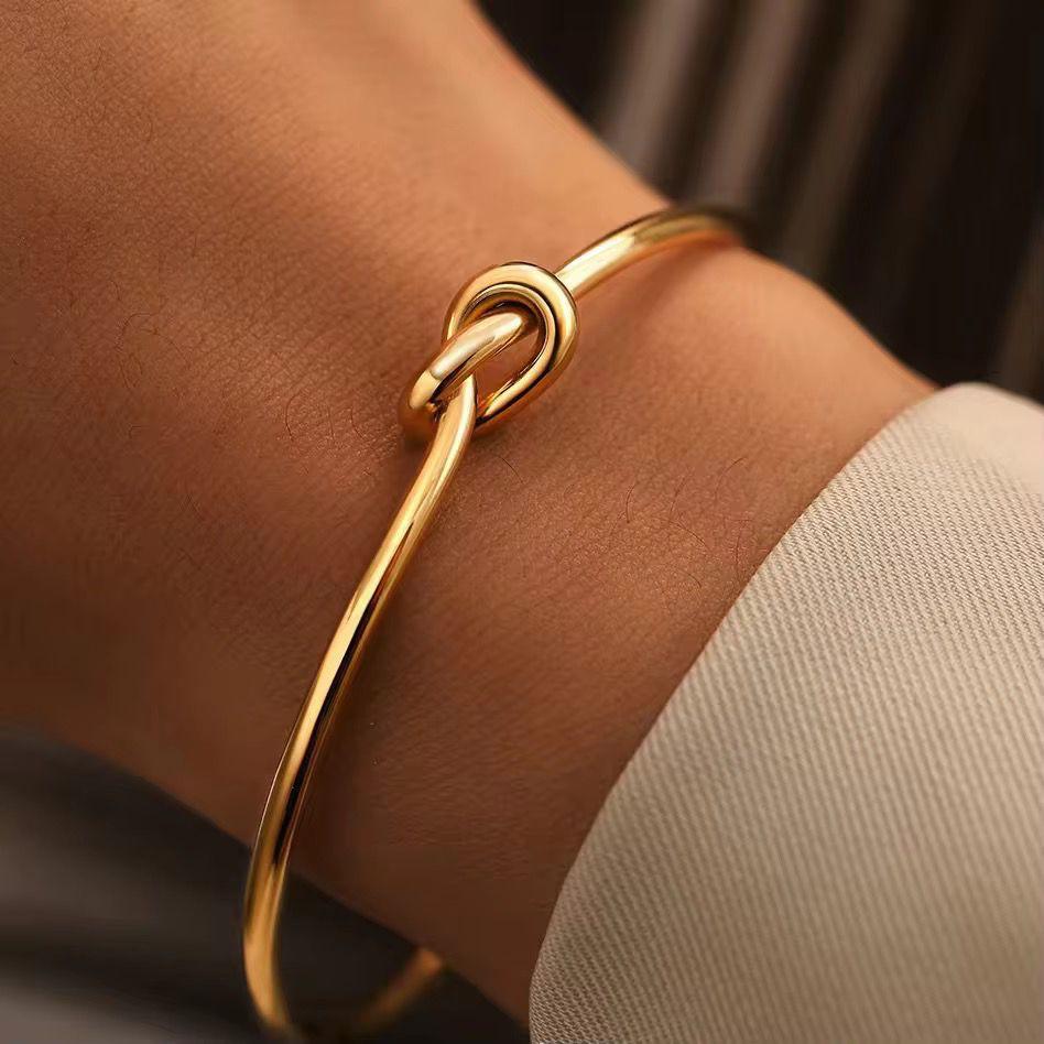 Knot Handcuff