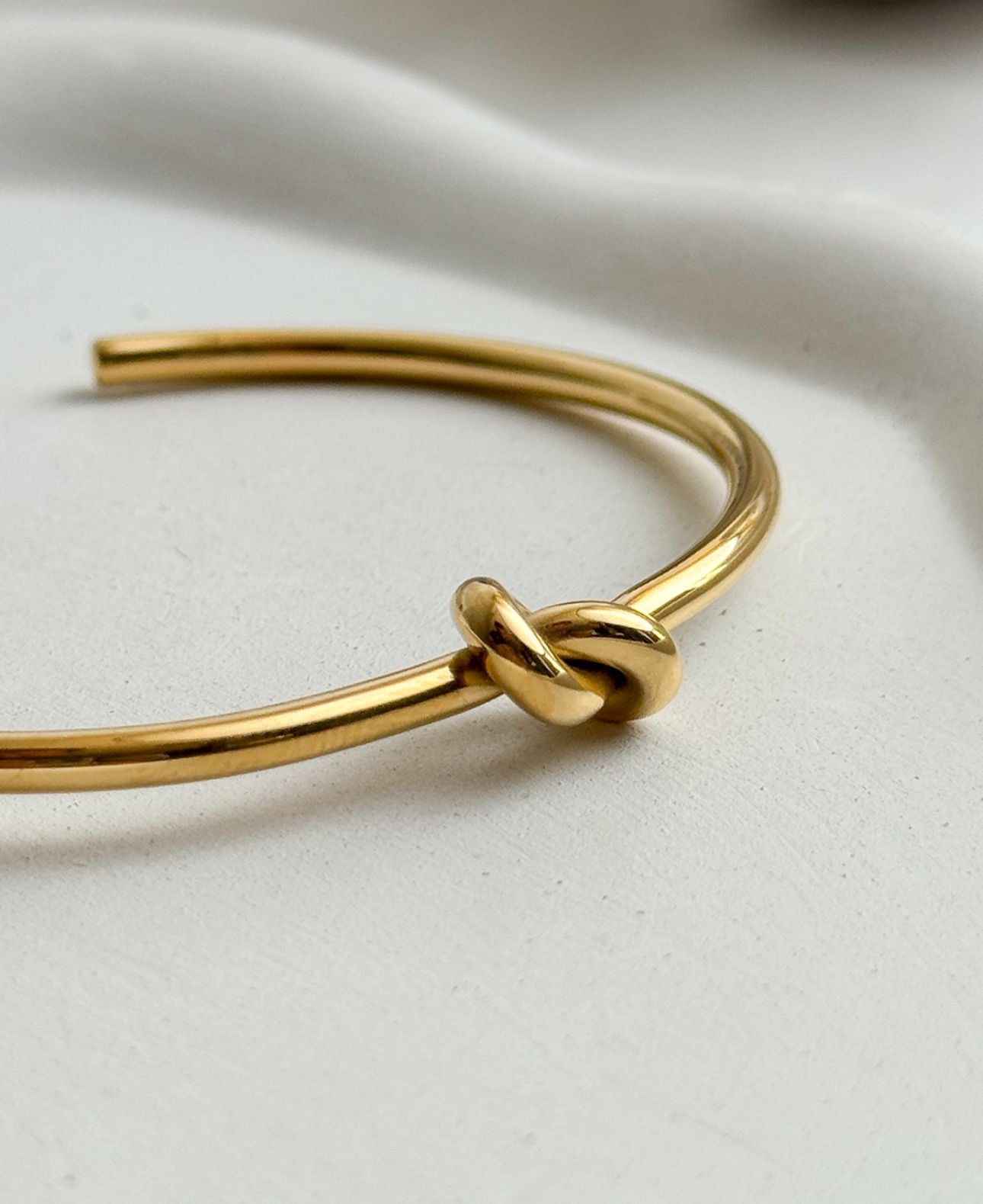 Knot Handcuff