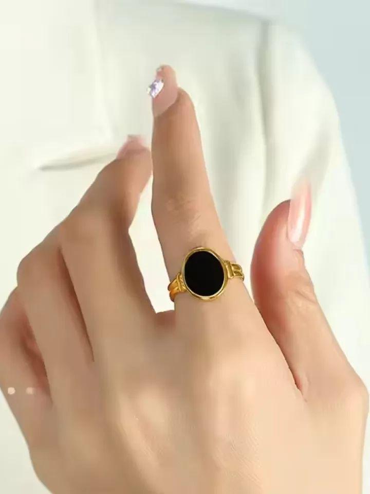 Veloura Ring