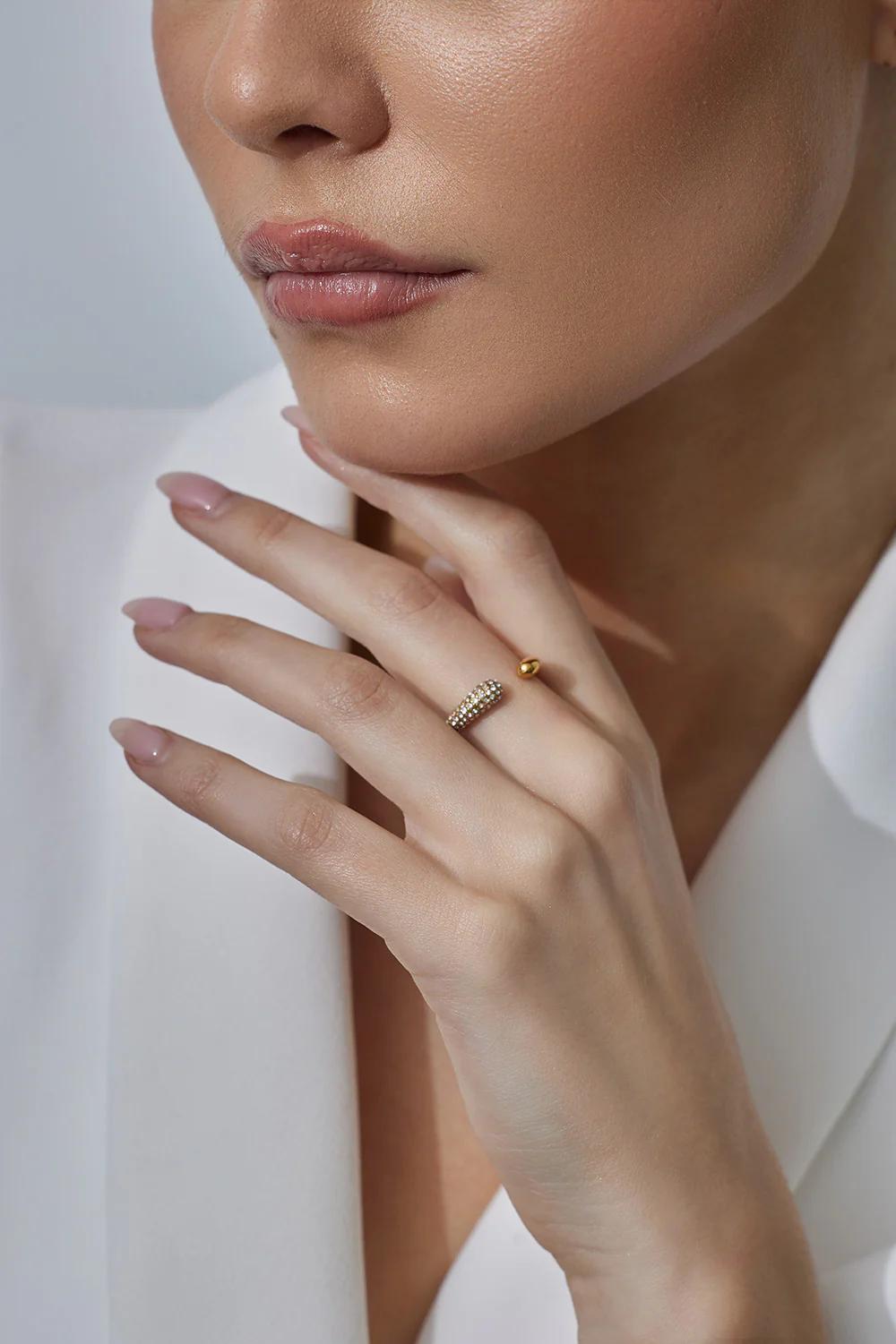 Serene Spark Ring