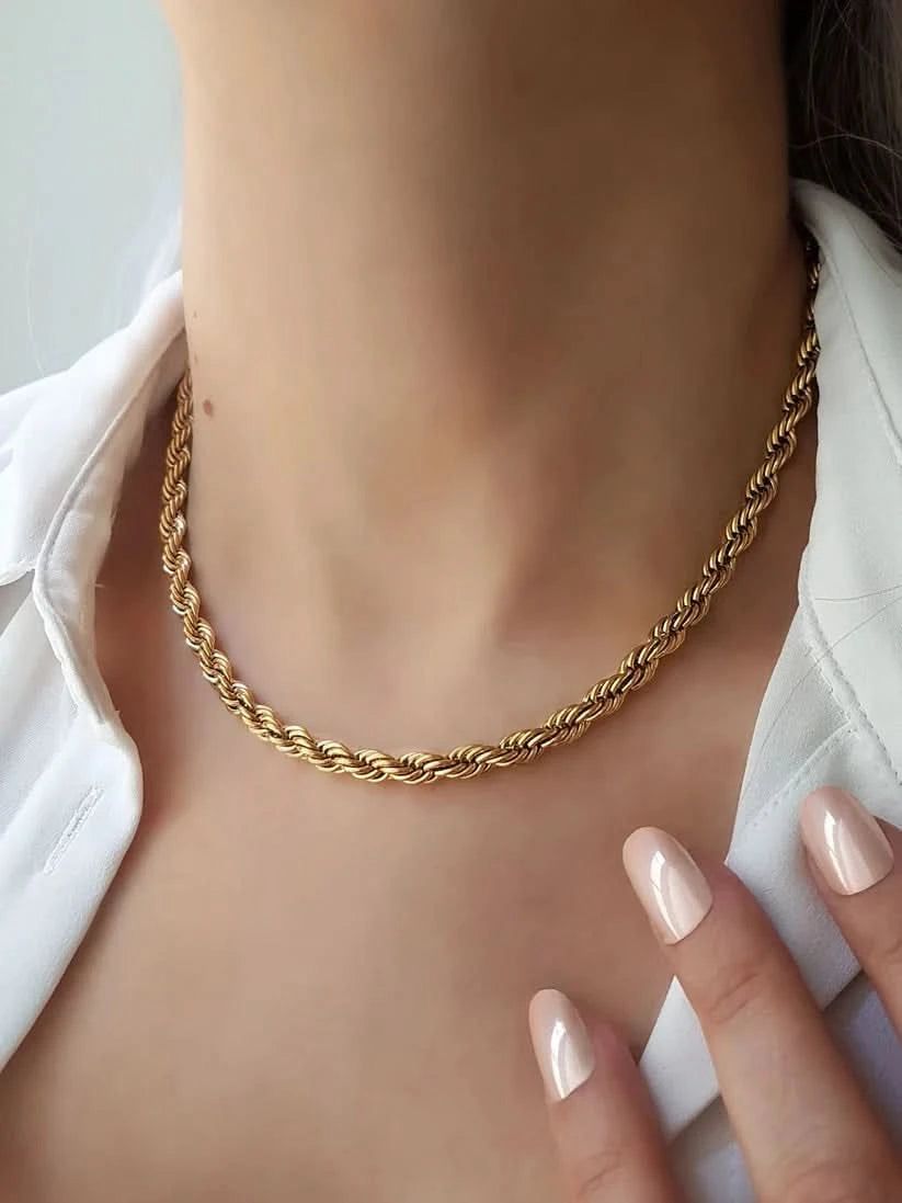 Twist Necklace