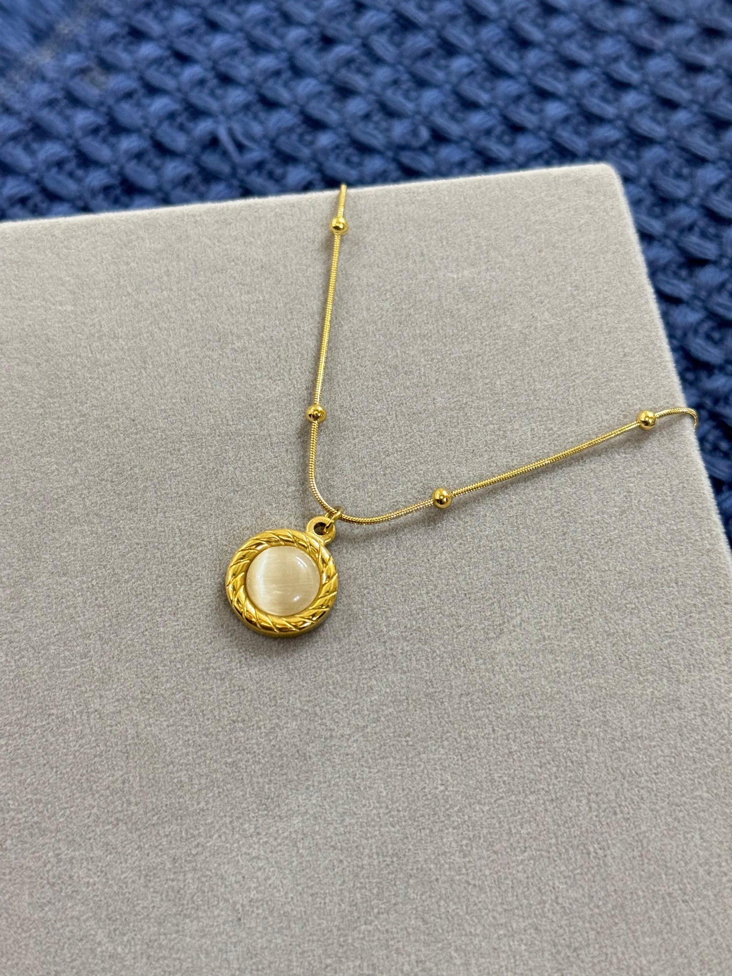 Ivory Crest Necklace
