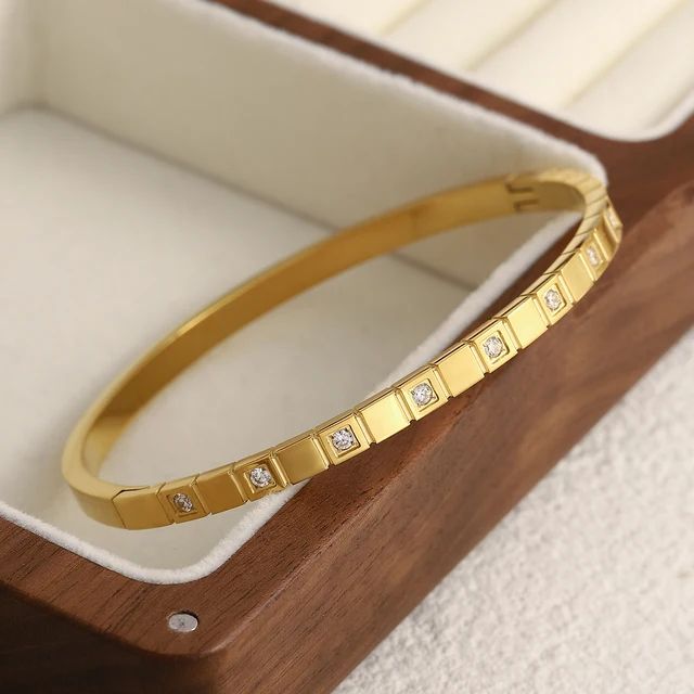 Vetra Handcuff