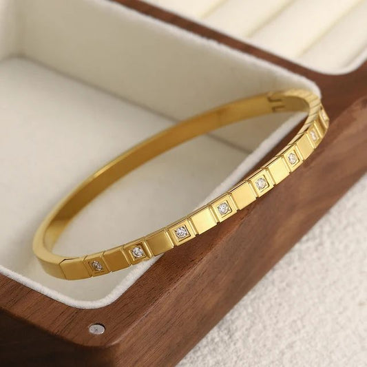 Vetra Handcuff