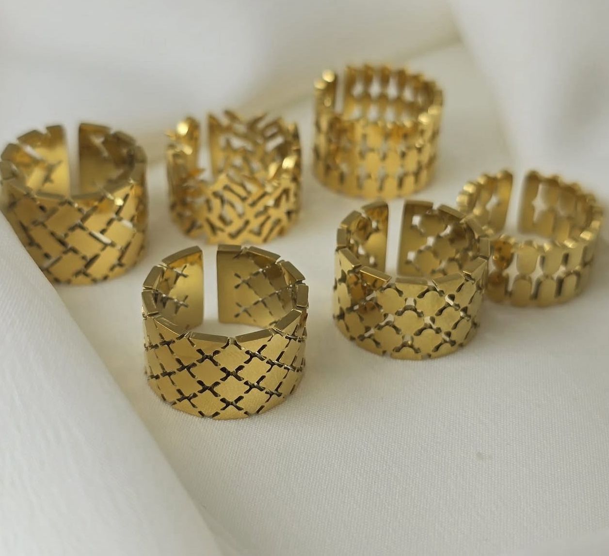 Adjustable Grid Ring