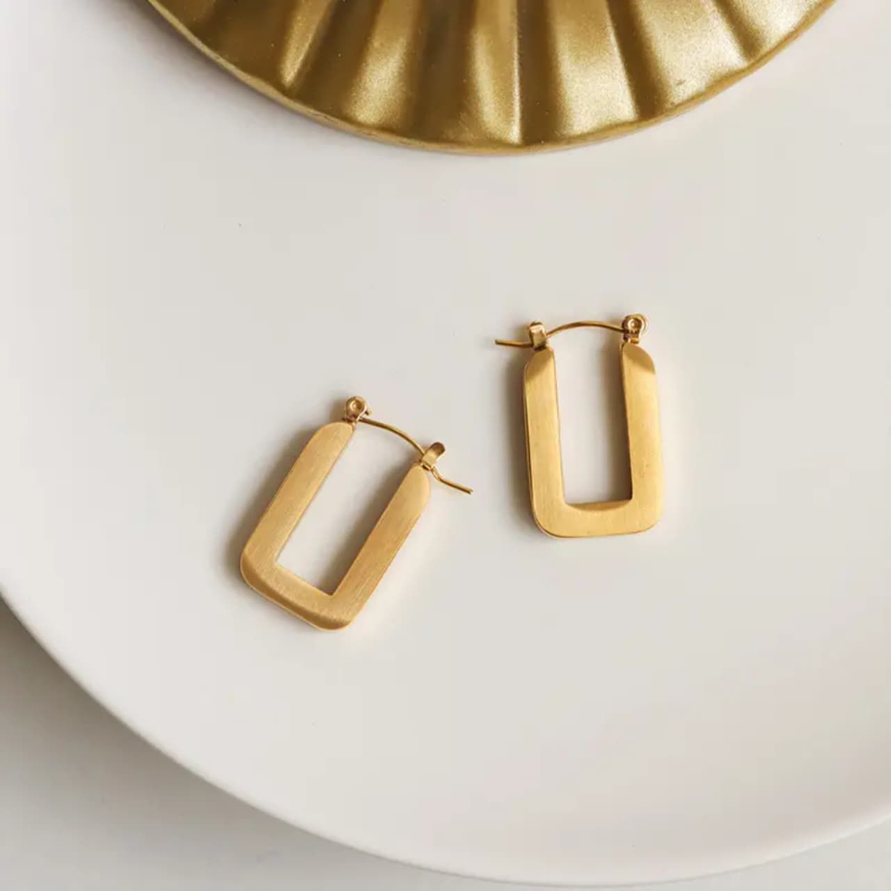 Classic Edge Hoops