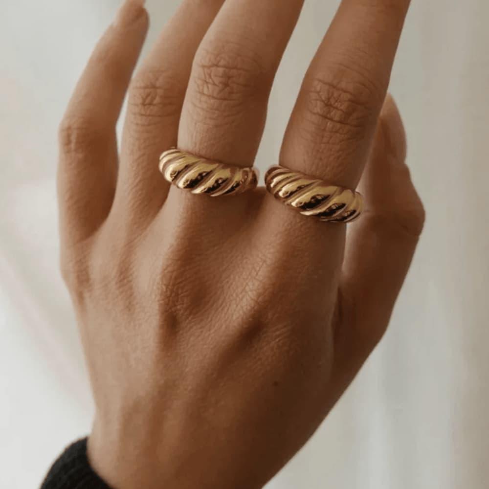 Royal Spiral Ring