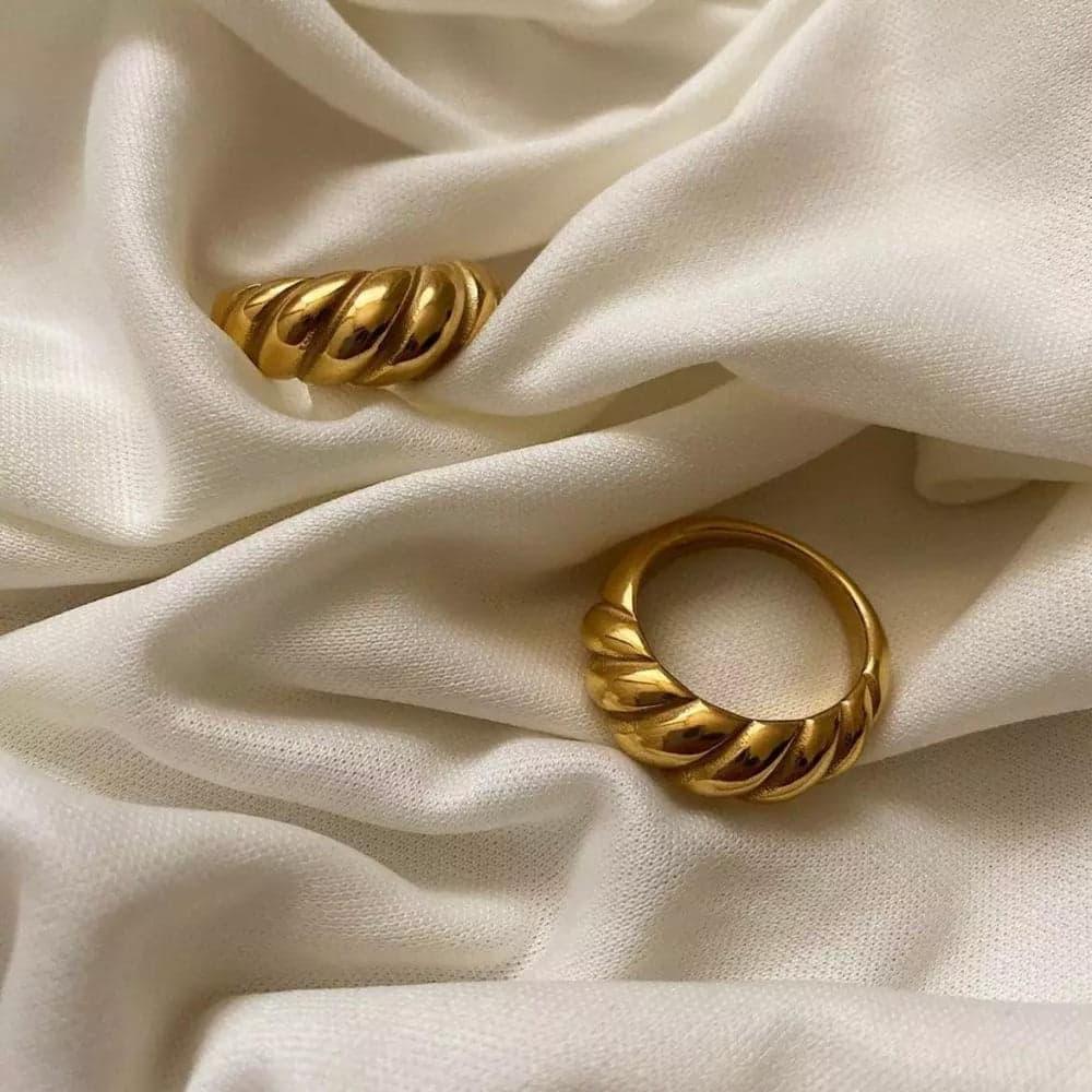 Royal Spiral Ring