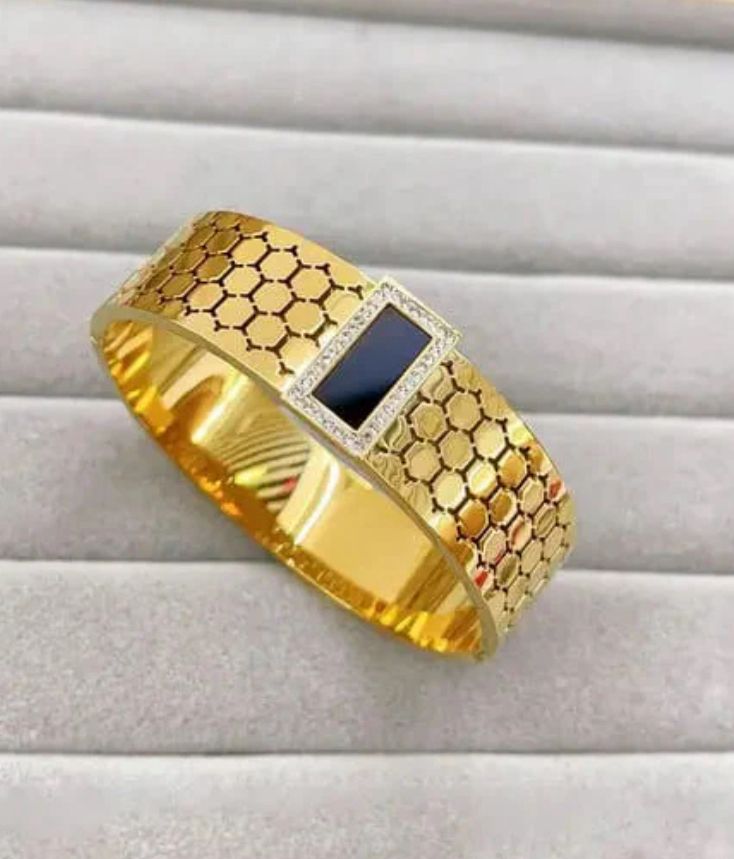 Black Premium Handcuff