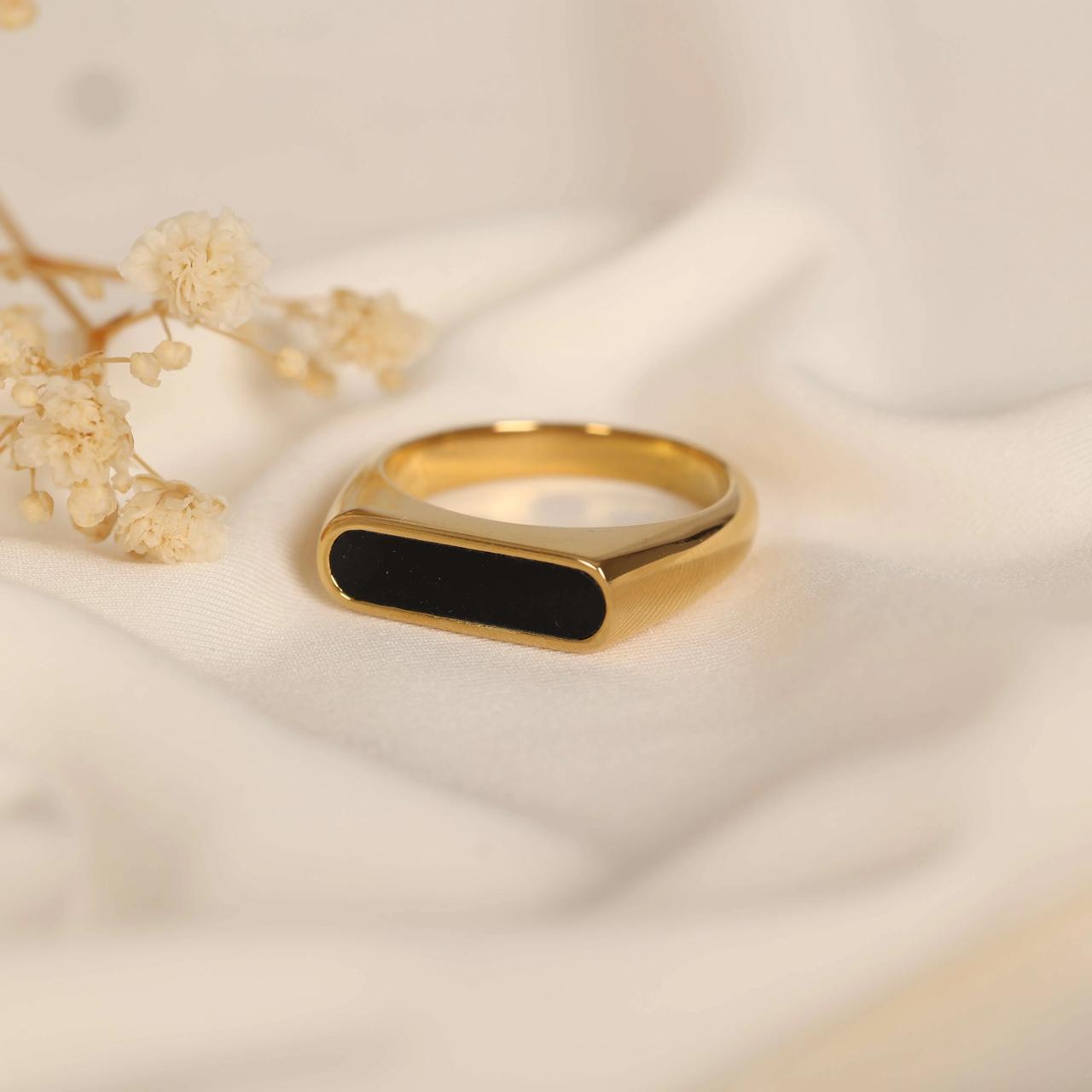 Onyx Luxe Ring