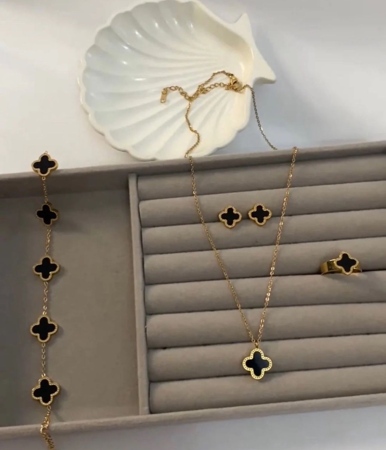 Black Clover Set with ring